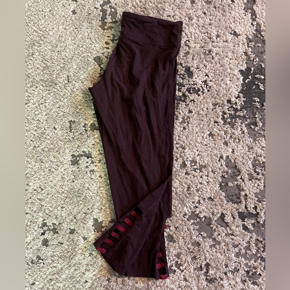 Victoria’s Secret Purple Cropped Leggings